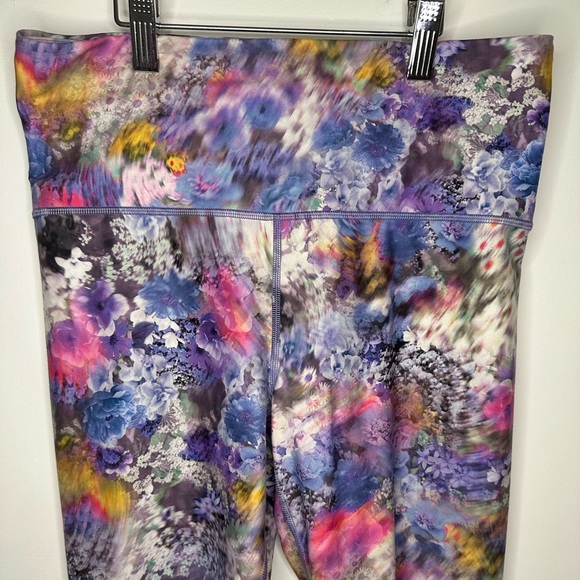 Athleta Women's Elation Printed Capri, Medium, Color- Renewed Bloom Chro… - Picture 2 of 8
